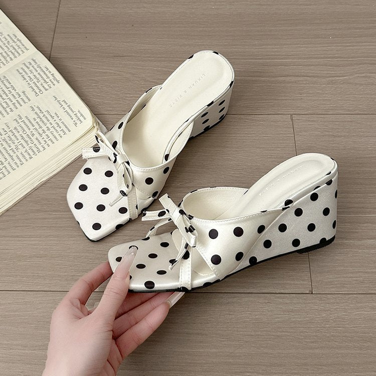 Damen elegante Mules mit gepunktetem Design und zartem Schleifenakzent R&B