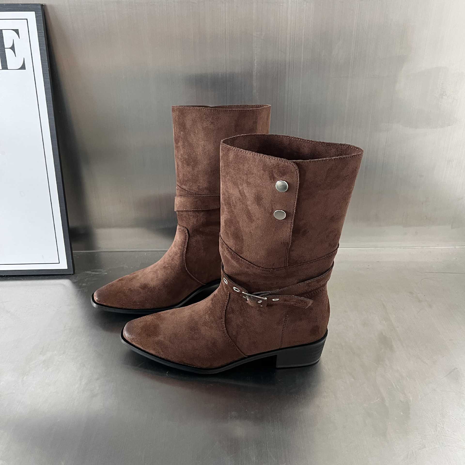 Damen Elegante Stiefel aus hochwertigem Wildleder mit modischem Schnallenverschluss R&B