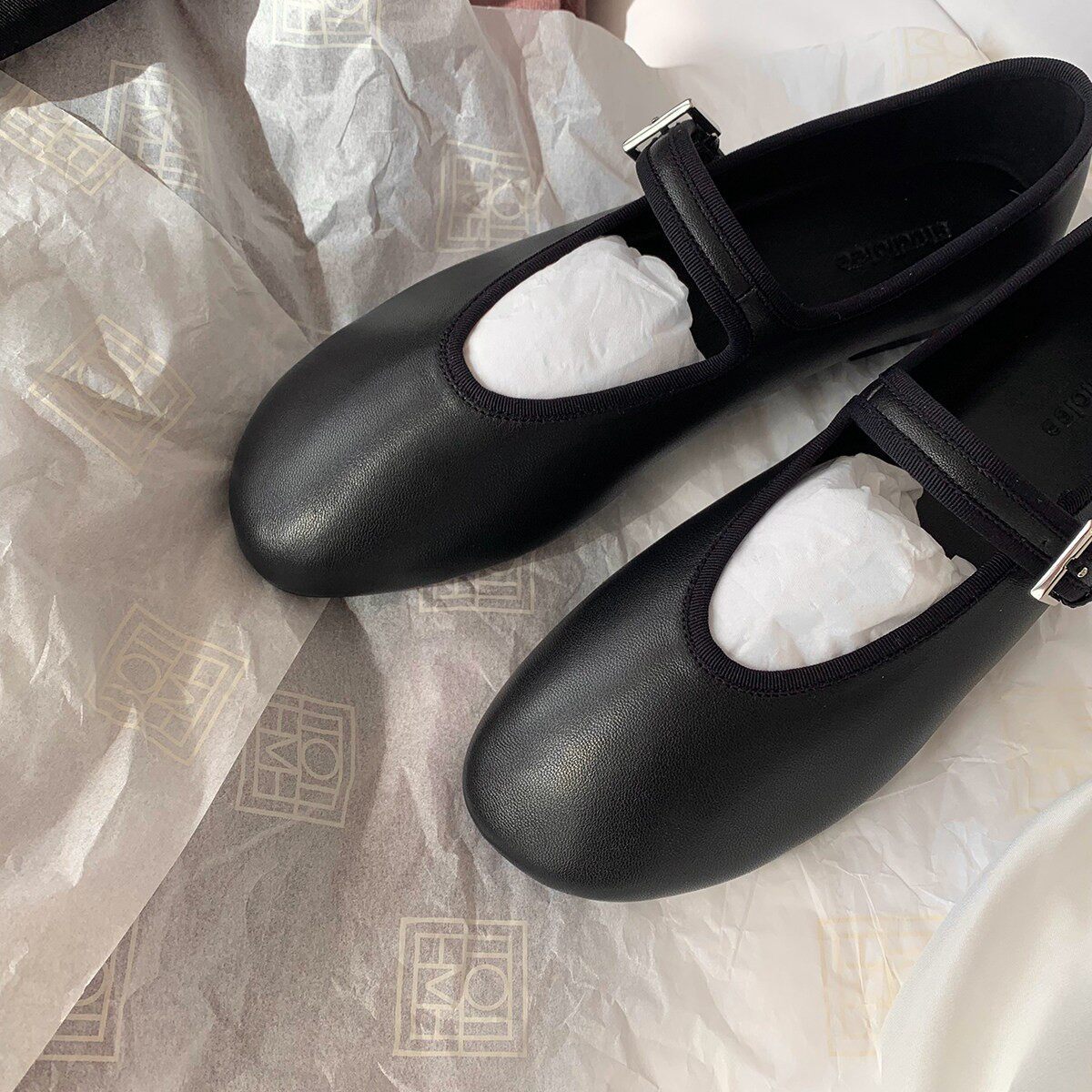 Damen Ballerinas mit dekorativem Riemchen