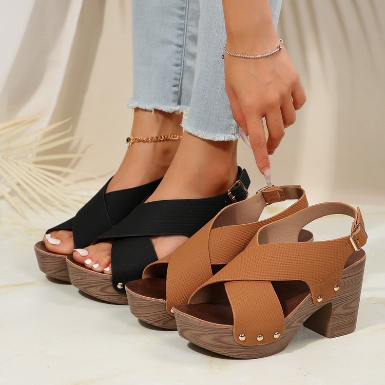Damen Slingback-Pantoletten mit moderner Holz-Optik und eleganten Verzierungen R&B