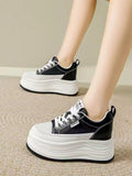 Damen Plateau Sneaker mit eleganter Silhouette und dämpfender Sohle