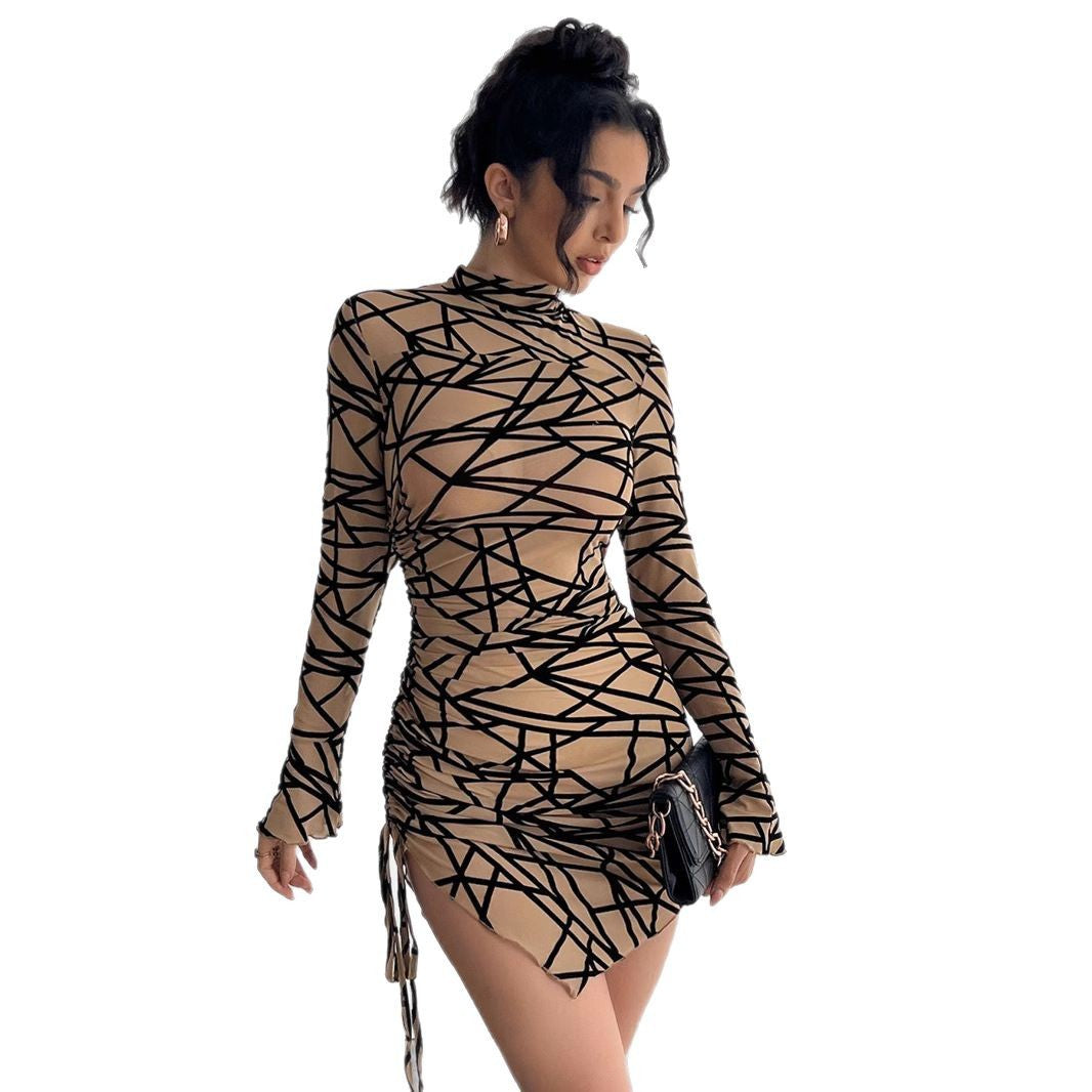 Damen nan figurbetontes transparentes Langarm Minikleid mit Rollkragen und seitlicher Raffung R&B