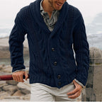 Herren Strickjacke mit modischem Zopfmuster und praktischen Taschen