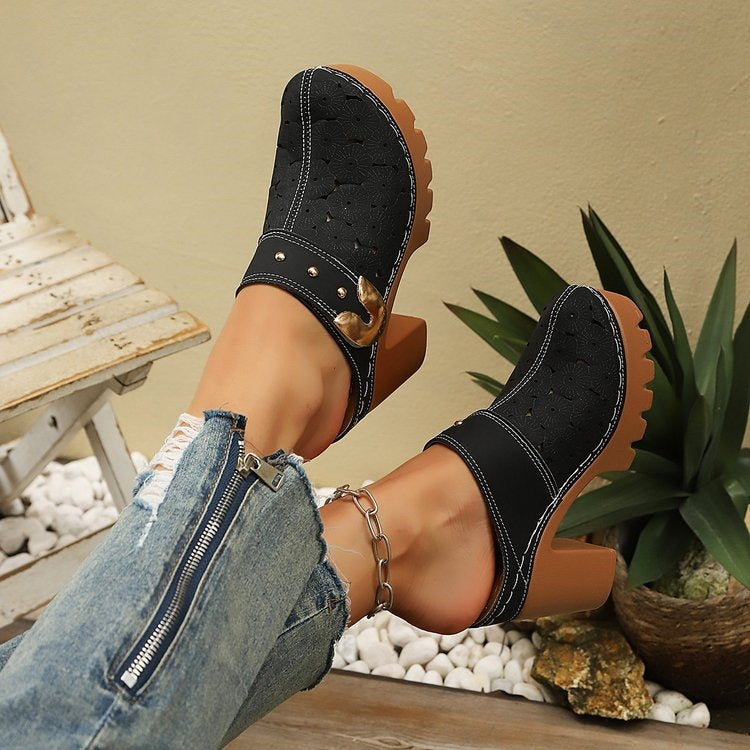 Damen Komfortable und stylische Clogs mit dekorativem Anhänger R&B