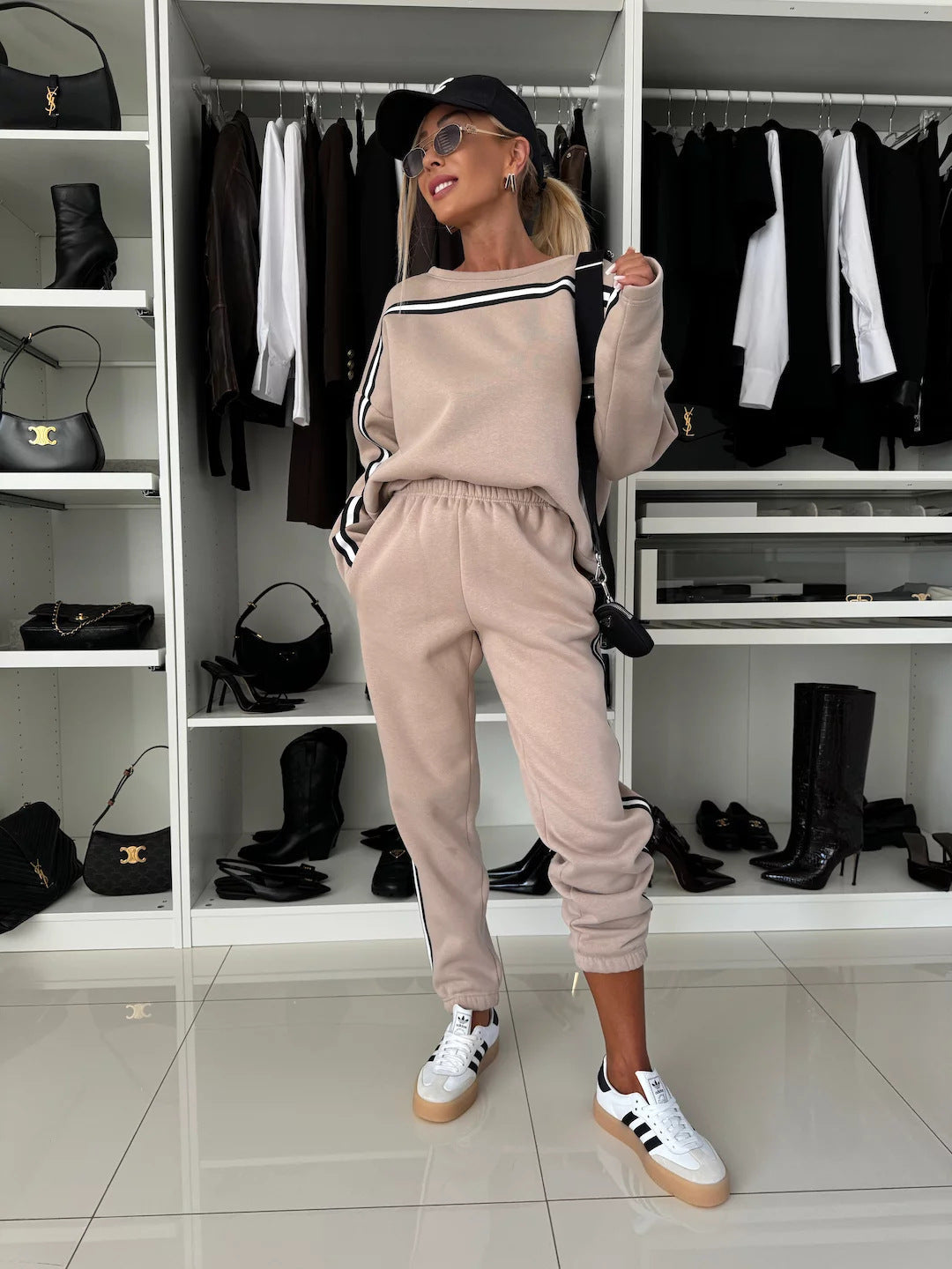 Damen Bequemes Sport-Loungewear-Set mit kontrastierenden Streifen R&B