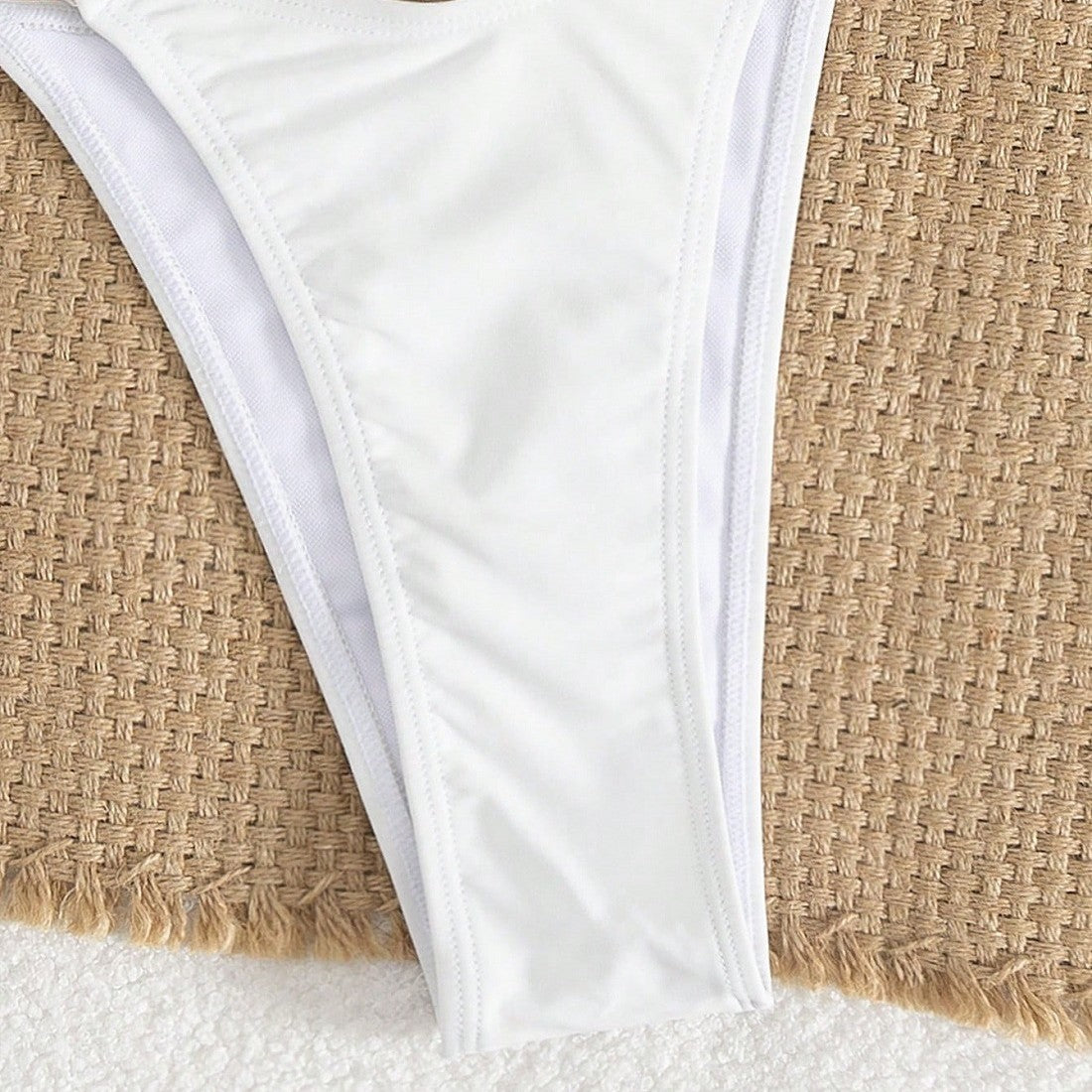 Damen Triangel-Bikini mit eleganten Rüschen R&B