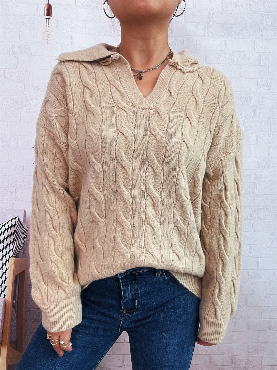 Damen Grobstrickpullover mit farbenfrohem Zopfdesign und klassischem Kragen R&B
