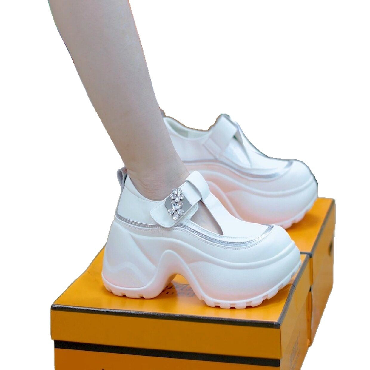 Damen Sportliche Clogs mit verstellbarem Riemen und elegantem Blumenakzent