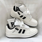 Damen Stylische Sneakers mit perforierter Oberfläche und sportlicher Sohle R&B