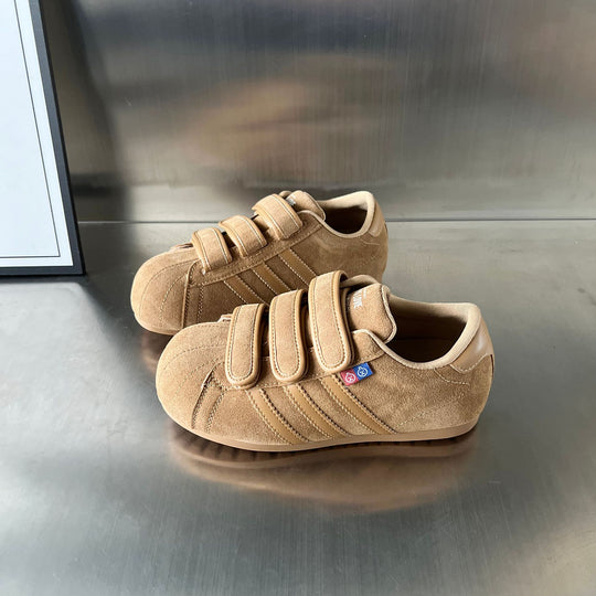 Damen Sportliche Sneakers mit praktischem Klettverschluss aus hochwertigem Wildleder R&B