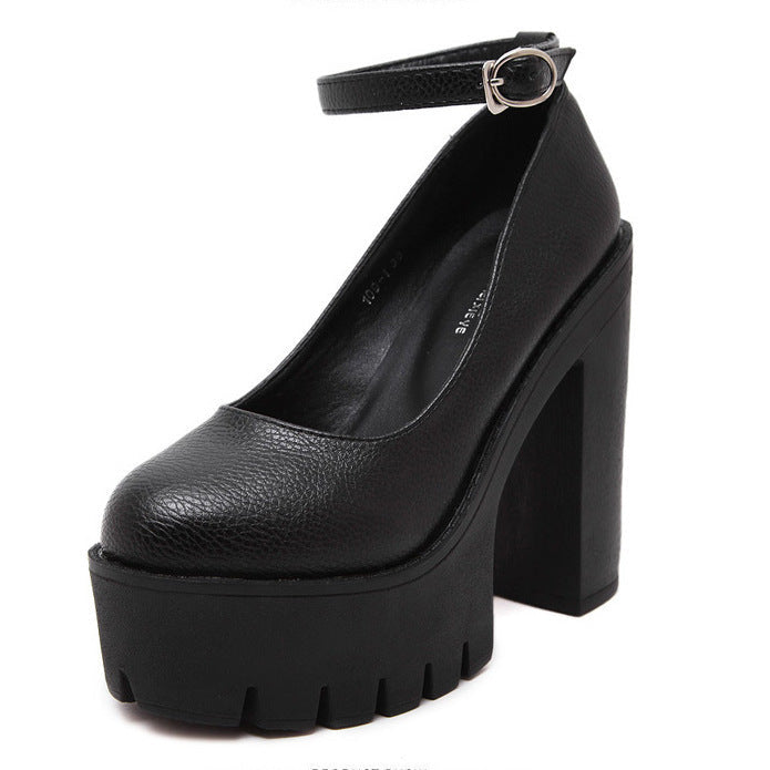 Damen Plateau-Pumps mit eleganter Doppelriemenführung und rutschfester Sohle R&B