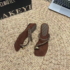 Damen Modische Zehentrenner-Sandalen mit dekorativen Riemen und ergonomischem Fußbett R&B