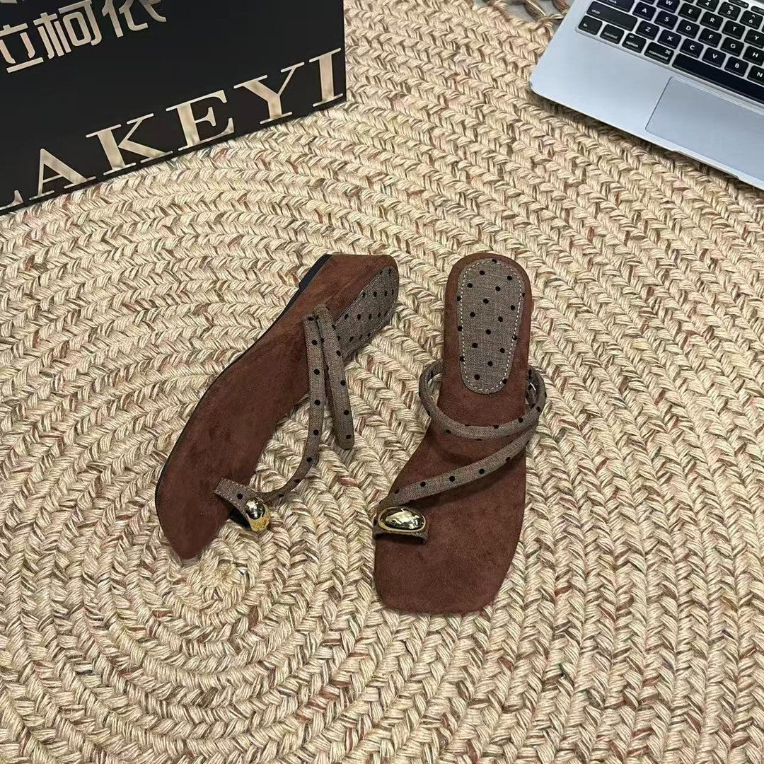 Damen Modische Zehentrenner-Sandalen mit dekorativen Riemen und ergonomischem Fußbett R&B