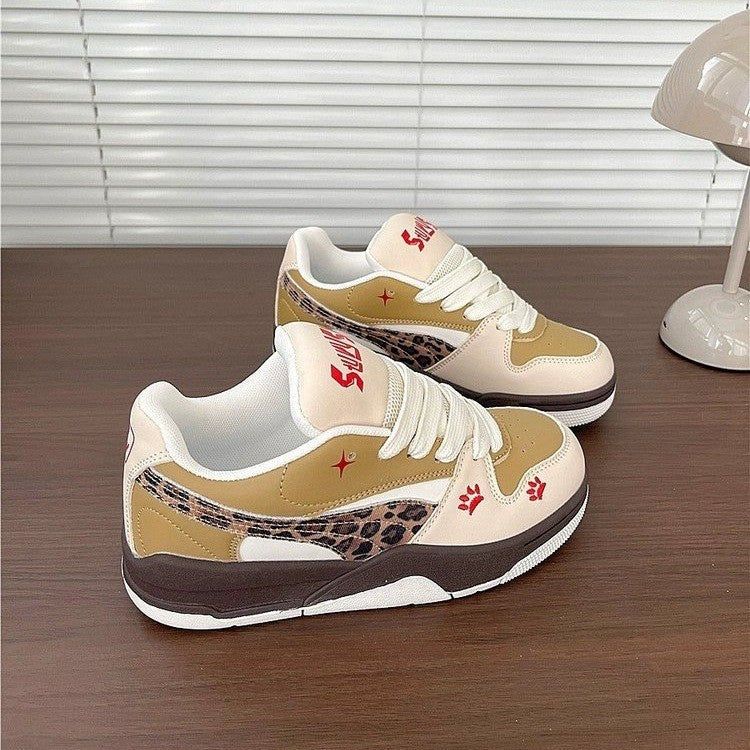 Damen Urbaner Sportlicher Sneaker mit kreativen Akzenten R&B