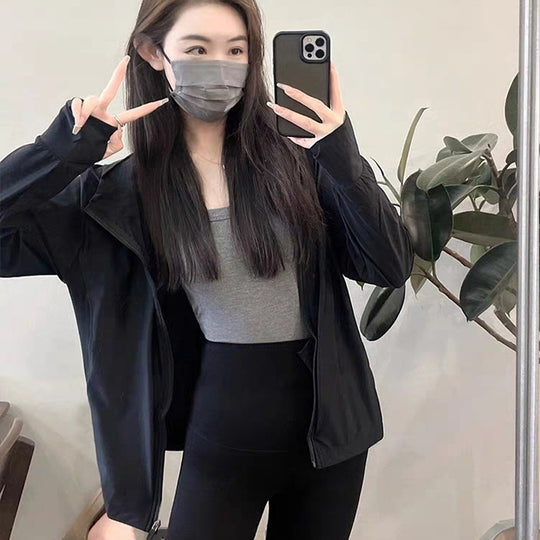Damen Funktionsjacke mit atmungsaktivem Stoff und Kapuze R&B