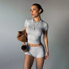 Damen Set aus figurbetontem T-Shirt und Shorts R&B