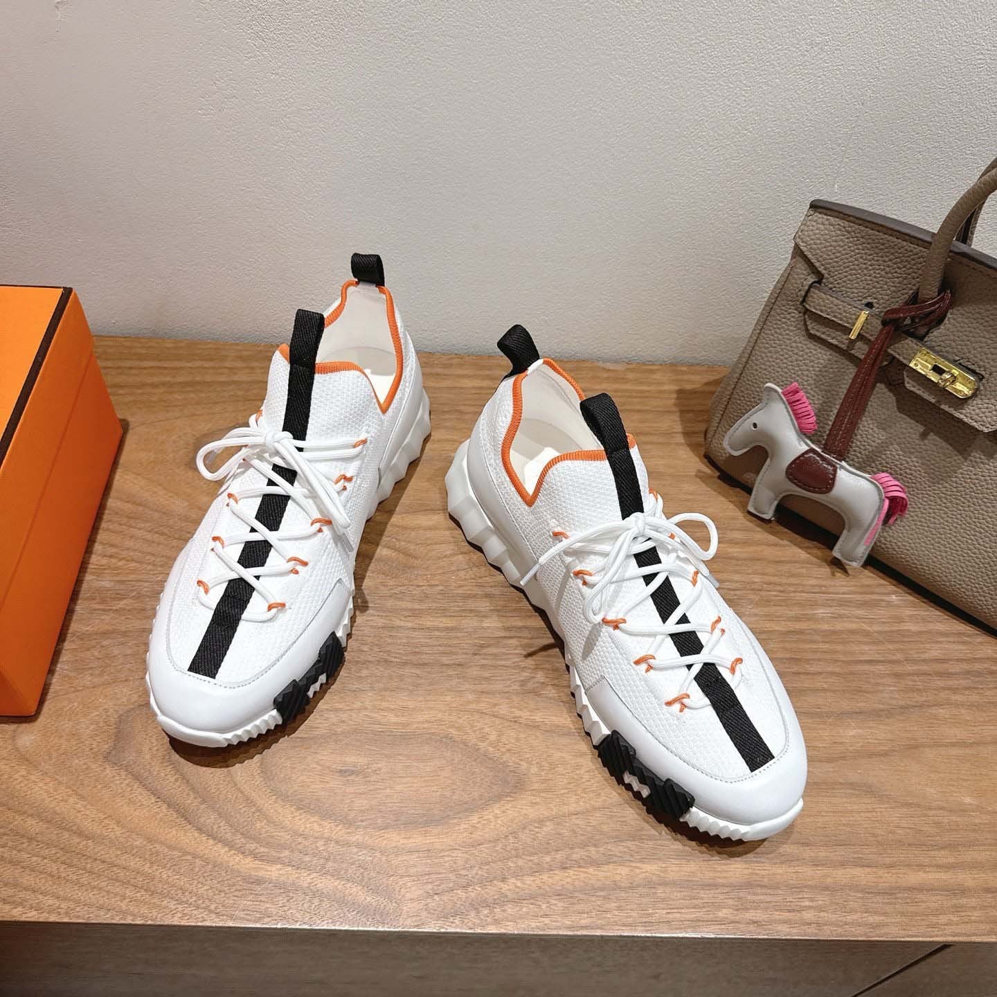 Damen Sportliche Sneakers mit elastischer Strickoberfläche und rutschfester Sohle R&B