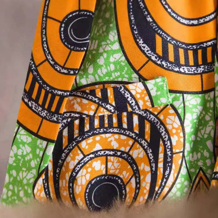 Damen Blazer mit auffälligem afrikanischen Muster und modernem Schnitt