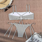 Damen Bandeau-Bikini mit eleganten BindR&Bändern und modischem Streifenmuster R&B