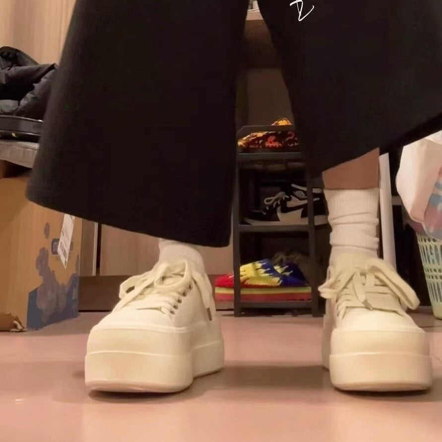 Damen Plateau-Sneaker mit stylischem Obermaterial und komfortabler Sohle R&B