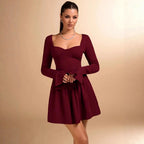 Damen Elegantes Kleid mit tiefem Herzausschnitt und fließendem Rock
