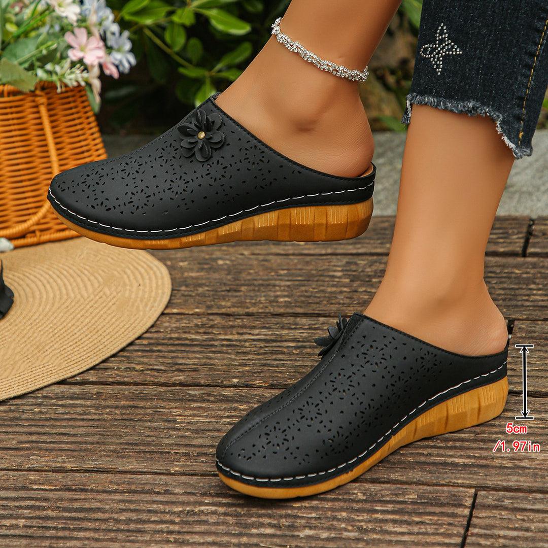Damen Komfortable Clogs mit floralem Cut-Out-Design und anatomischer Innensohle R&B