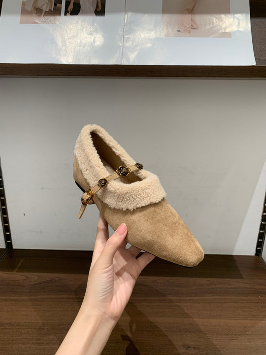 Damen elegante Slipper mit dekorativem Kunstfellkragen und goldenen Akzenten R&B