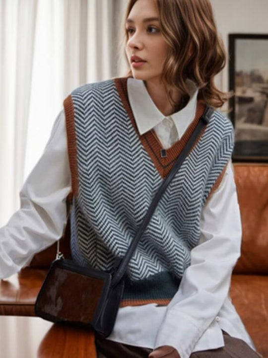 Damen Strickpullover mit V-Ausschnitt und modernem Zickzackmuster R&B