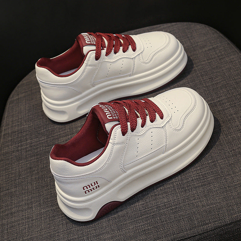 Damen Sneaker mit stabiler Laufsohle und eleganten Akzenten R&B