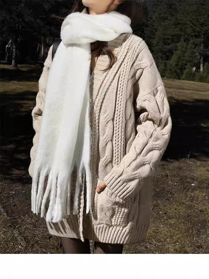 Damen Strickcardigan mit tiefem V-Ausschnitt und strukturiertem Zopfmuster R&B