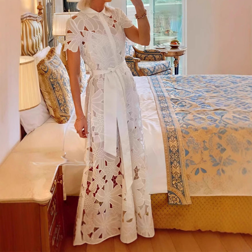 Damen nan langes Spitzenkleid mit Hemdblusenkragen, floraler ausgeschnittener Spitze und Bindegürtel R&B