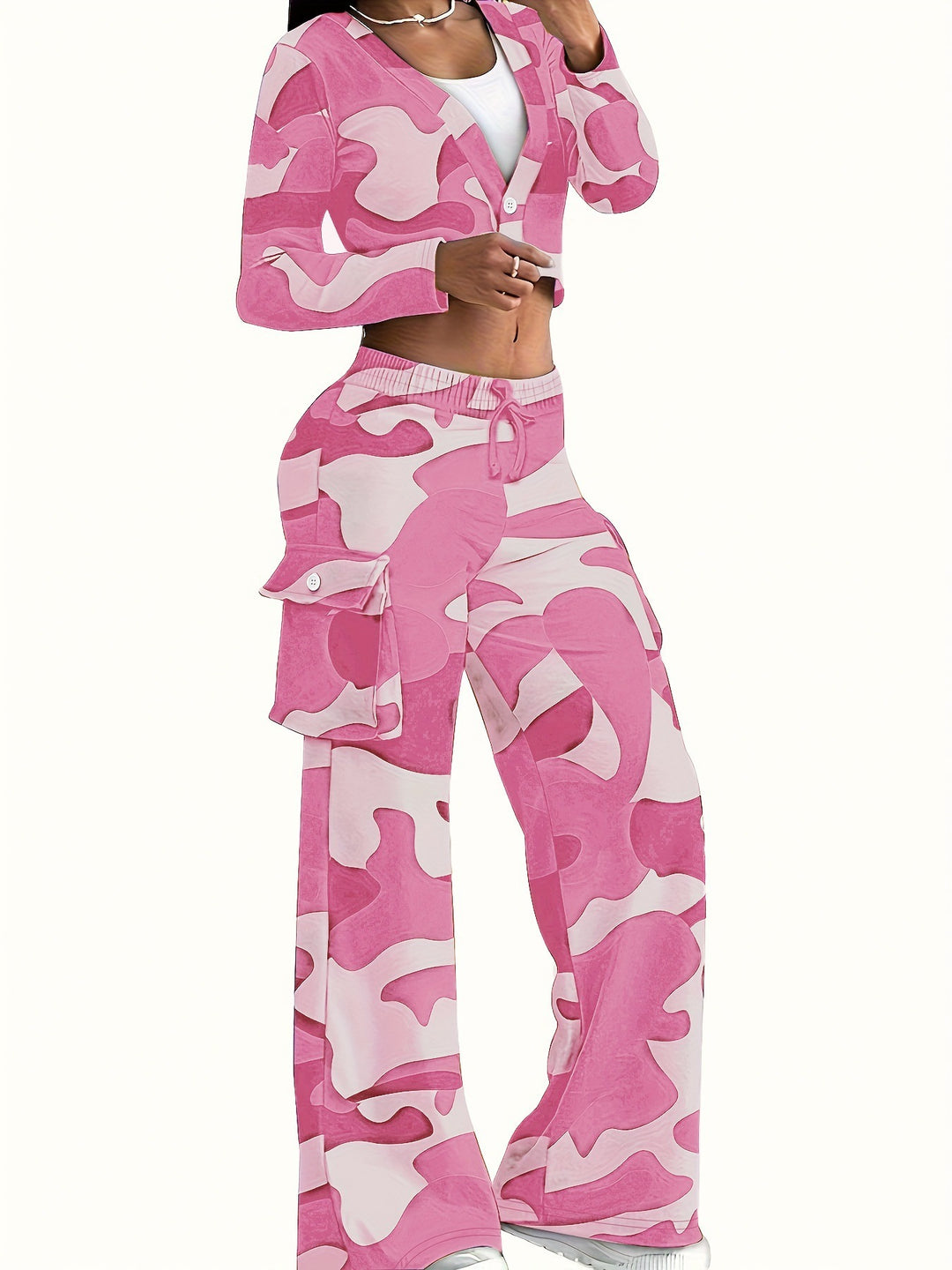 Damen Freizeit-Kombination mit modernen Cargohosen und offenem Blazer R&B