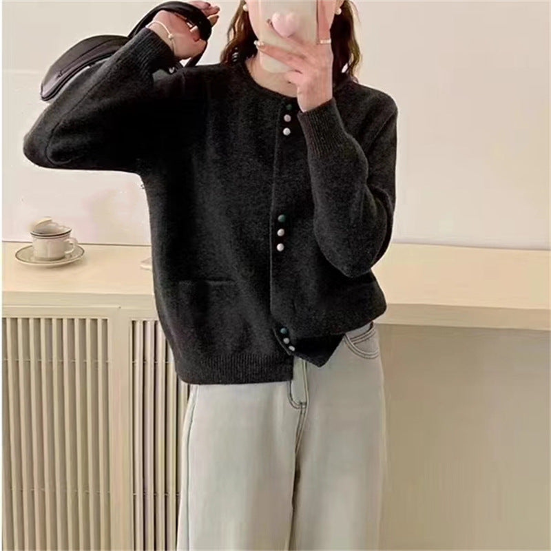 Damen gemütliche Strickjacke mit bunten Knöpfen und praktischen Taschen R&B