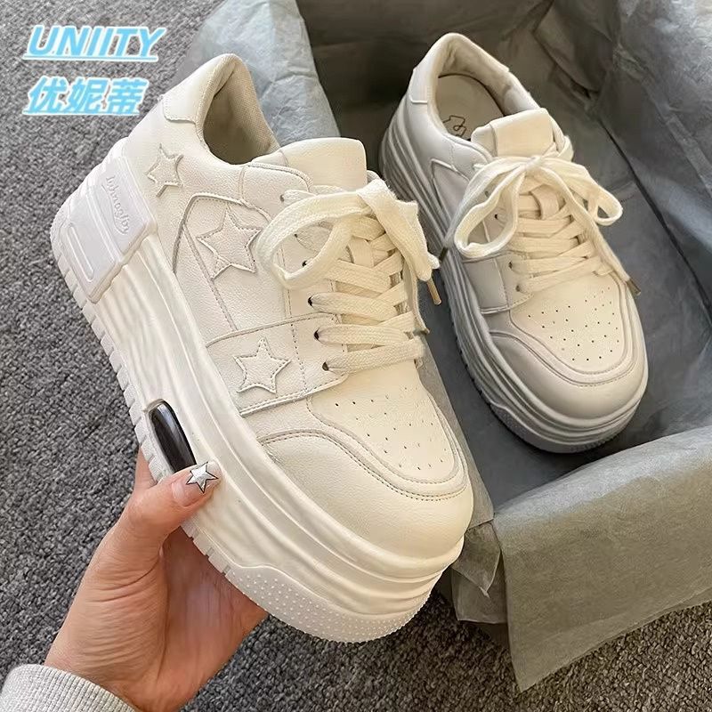 Damen Sneakers mit modischem Sternenmuster und hochwertiger Sohle