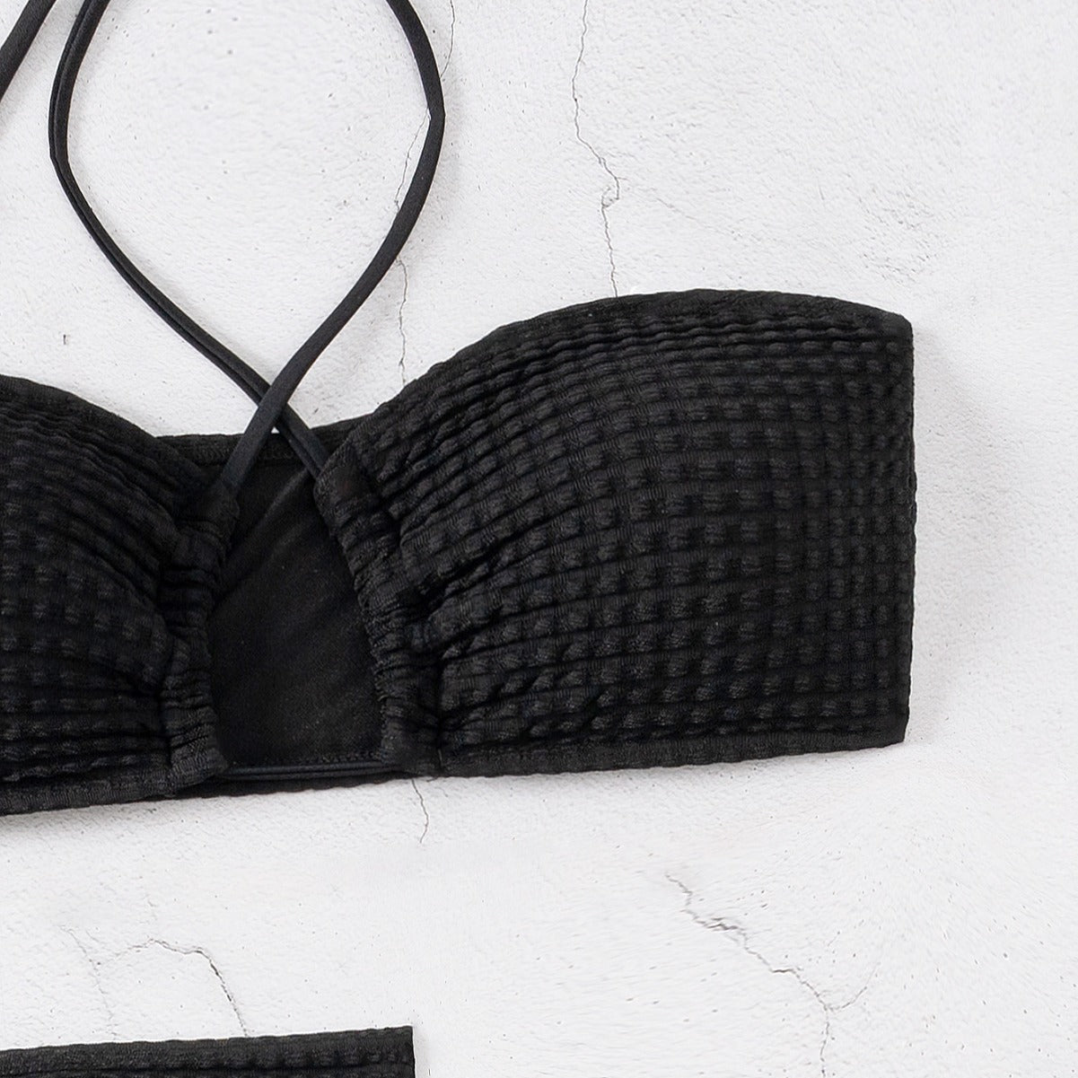 Damen Bandeau-Bikini mit verstellbaren Trägern und schnürbarem Rock R&B