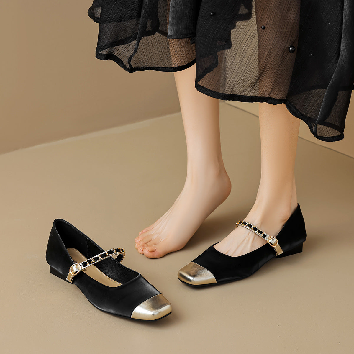 Damen elegante Ballerinas mit modischem Riemen und Glanzdetail