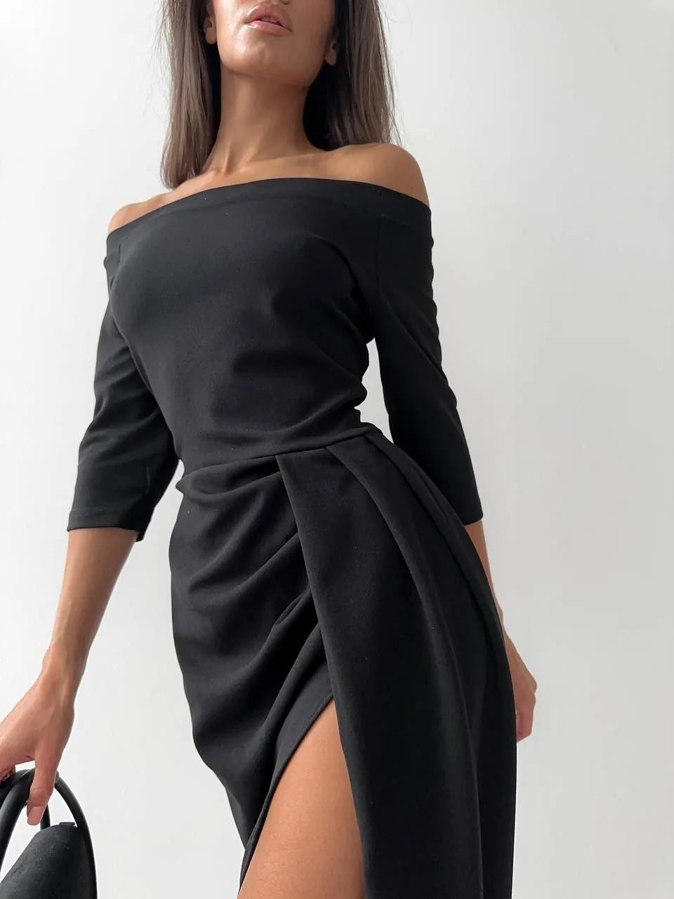 Damen Off-Shoulder Kleid mit asymmetrischem Schnitt und Drapierung R&B
