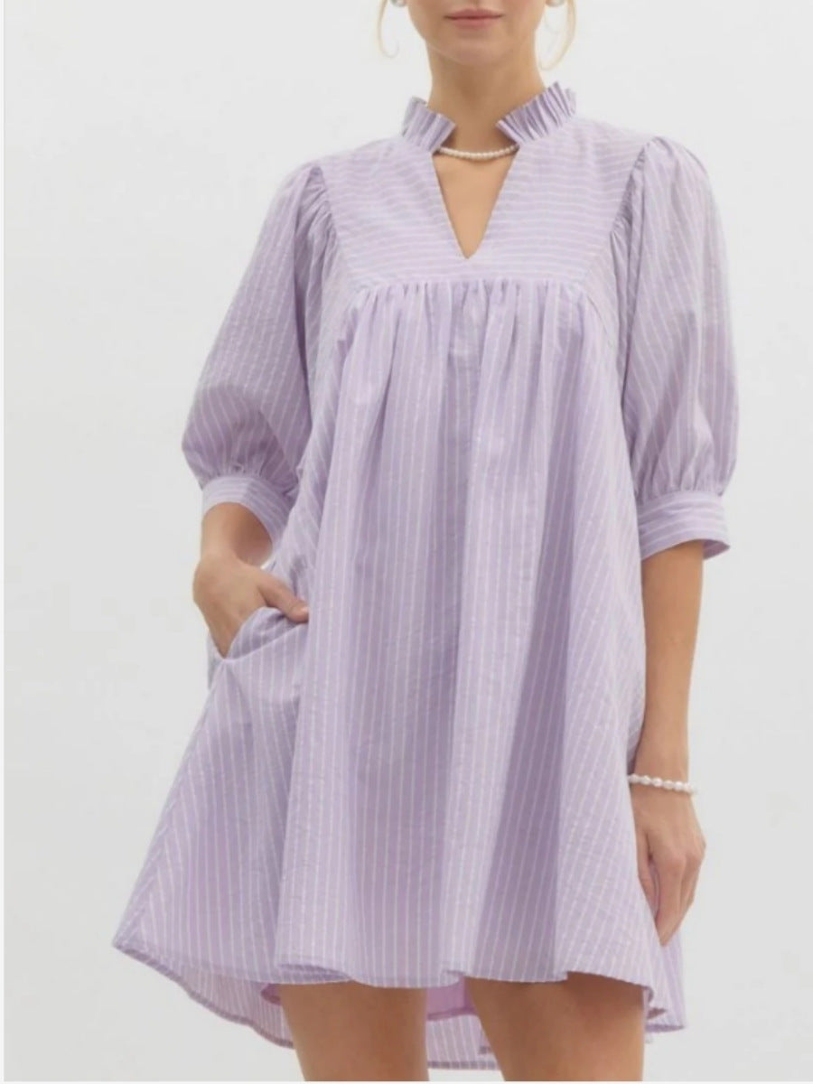 Damen Kurzarm Kleid mit modernem Stehkragen und Volant-Detail R&B