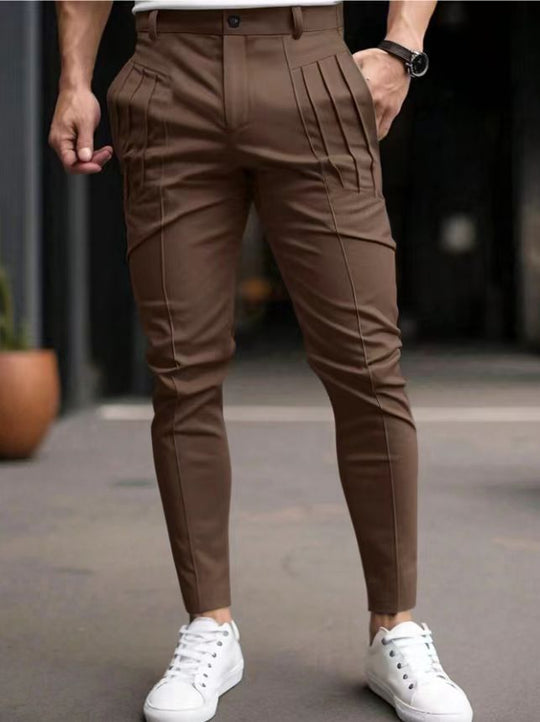Herren modische Chino-Hose mit innovativen Falten und trendigem Slim-Fit Schnitt R&B