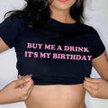 Damen Crop-T-Shirt mit witzigem GR&Burtstagsslogan und figurbetontem Schnitt R&B
