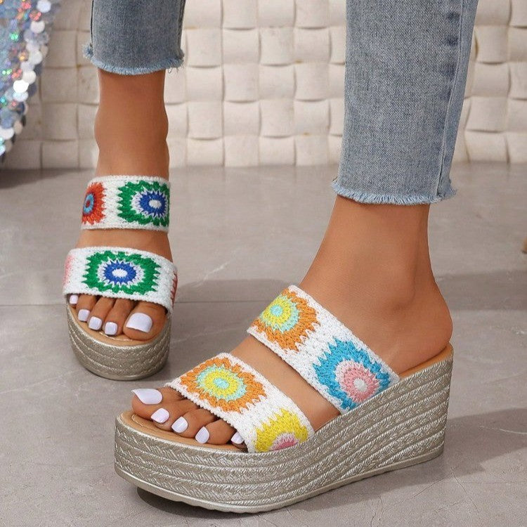 Damen Hochwertige Plateau-Sandalen mit buntem Stickdesign und komfortablem Fußbett R&B