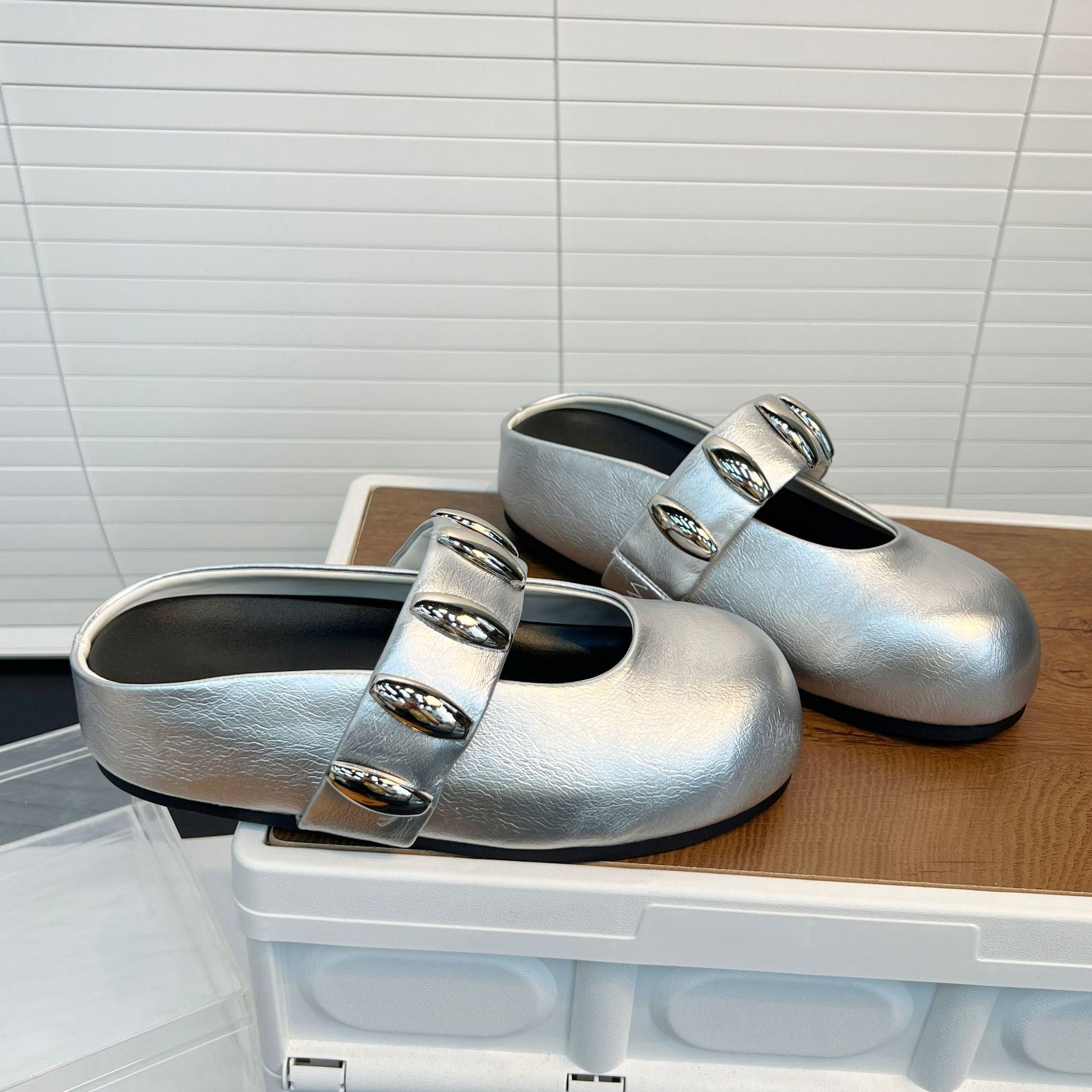 Damen Clogs mit modischem Riemen und dekorativen Schmuckdetails R&B