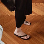 Damen elegante Strandsandalen mit schmalen Riemen von