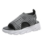 Damen Bequeme Plateau-Sandalen mit ergonomischem Riemendesign und atmungsaktiver Strickoberfläche R&B