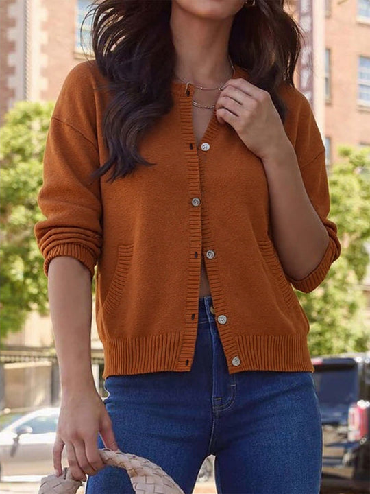 Damen elegante Strickjacke mit Knopfdetails und praktischen Taschen R&B