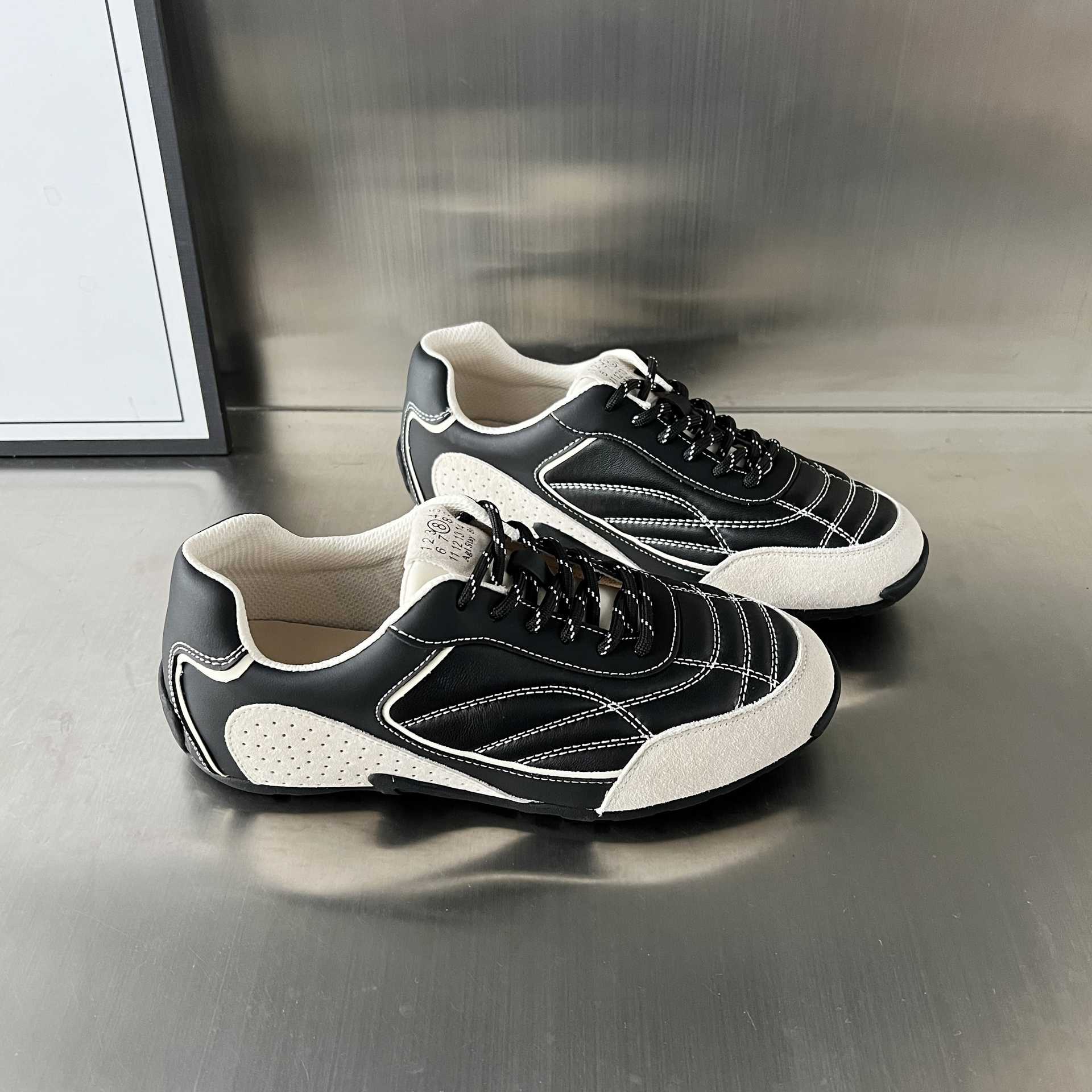 Damen Komfortable Freizeitsneaker mit atmungsaktiver Mesh-Oberfläche und dämpfendem Fußbett R&B
