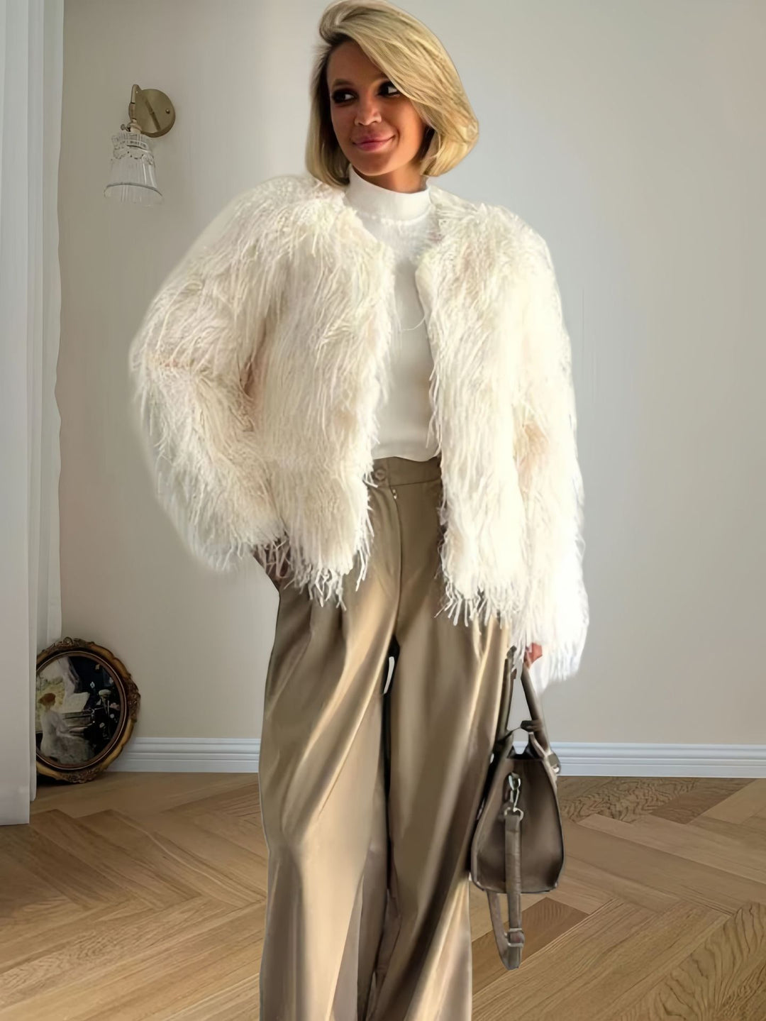 Damen Modische Kunstpelzjacke mit voluminösen Ärmeln R&B