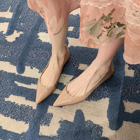 Damen elegante spitze Pumps mit hochglänzender Lack-Oberfläche