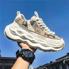 Damen Sportliche und modische Sneakers mit auffälligem Muster R&B