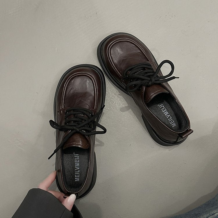 Damen modische Sneakers mit platzierten Nahtdetails und bequemer Sohle R&B